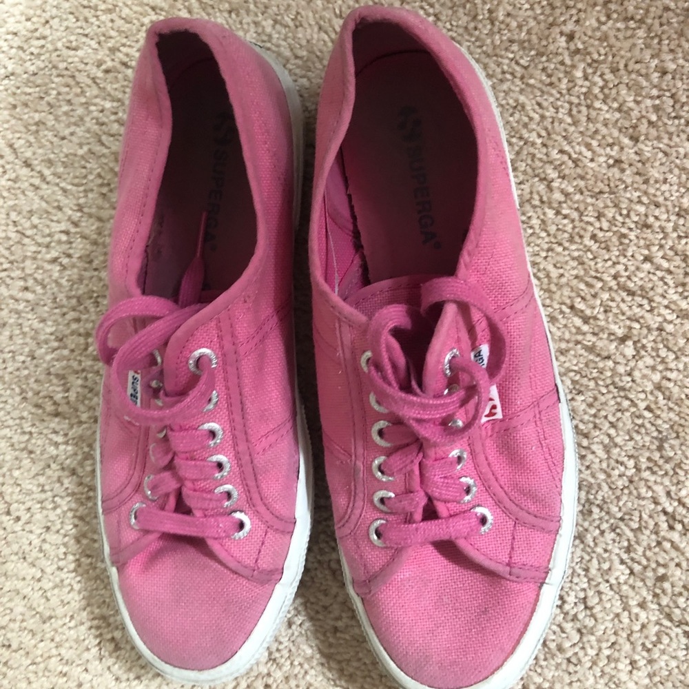 Hot pink supergas